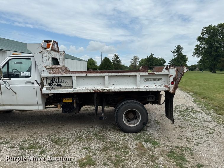 image for item DV2022 1996 Ford F450 Super Duty dump truck
