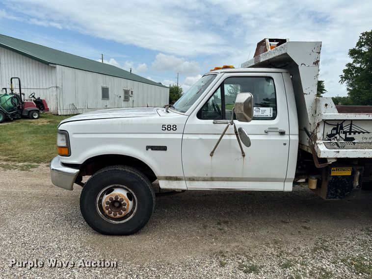 image for item DV2022 1996 Ford F450 Super Duty dump truck