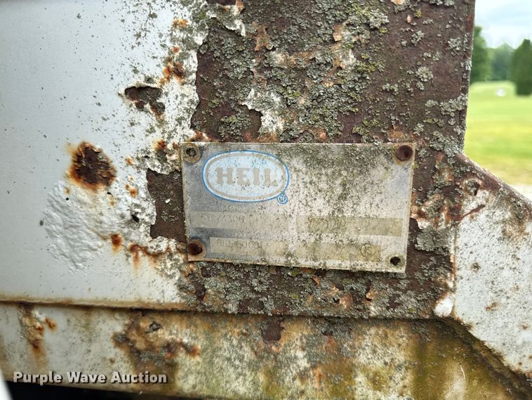 image for item DV2022 1996 Ford F450 Super Duty dump truck
