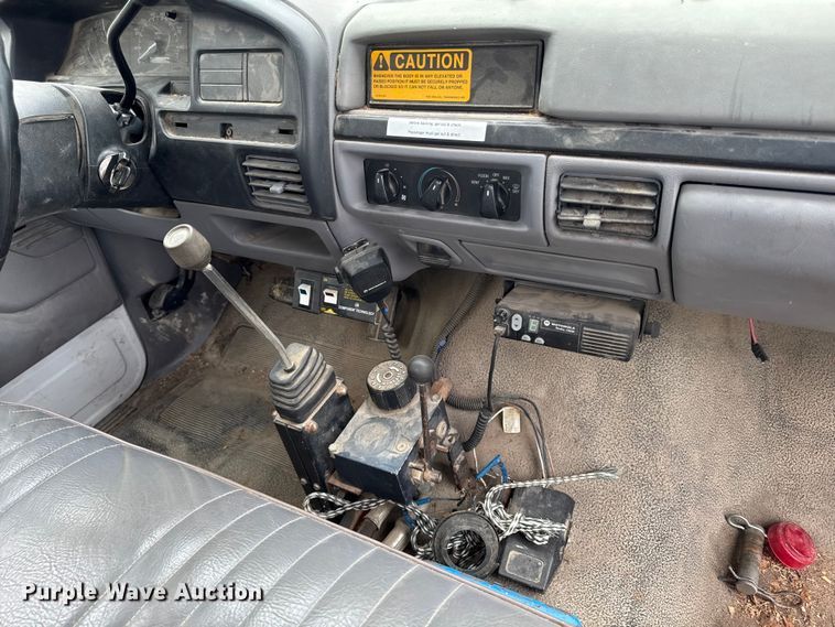 image for item DV2022 1996 Ford F450 Super Duty dump truck