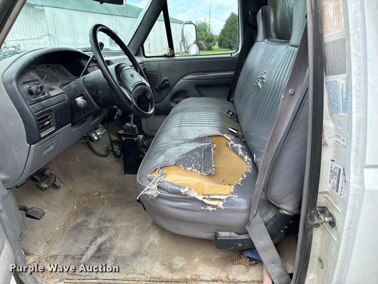 image for item DV2022 1996 Ford F450 Super Duty dump truck