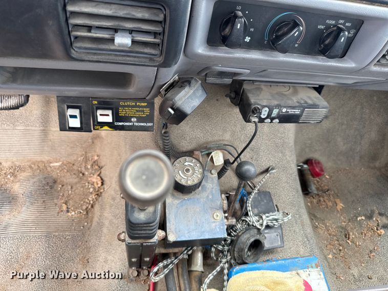 image for item DV2022 1996 Ford F450 Super Duty dump truck