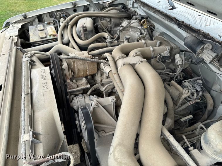 image for item DV2022 1996 Ford F450 Super Duty dump truck