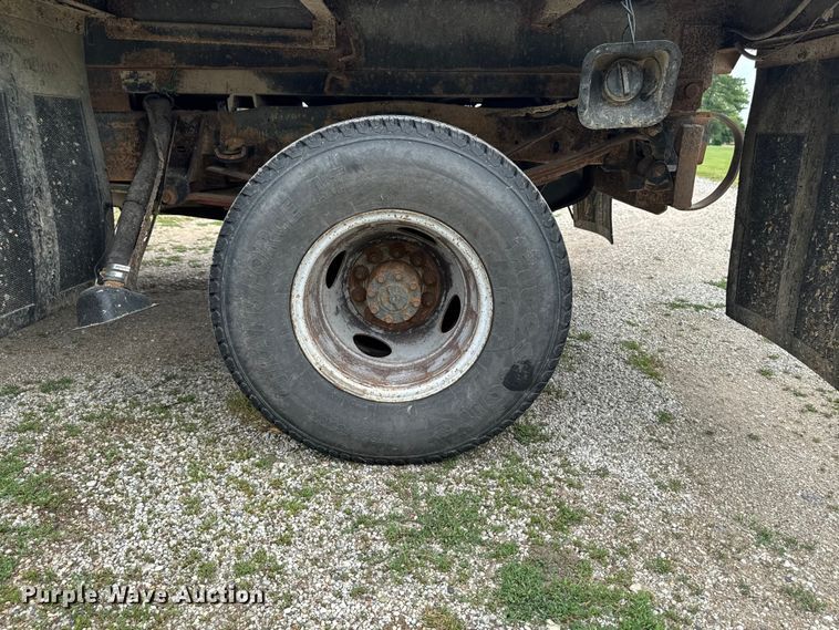 image for item DV2022 1996 Ford F450 Super Duty dump truck