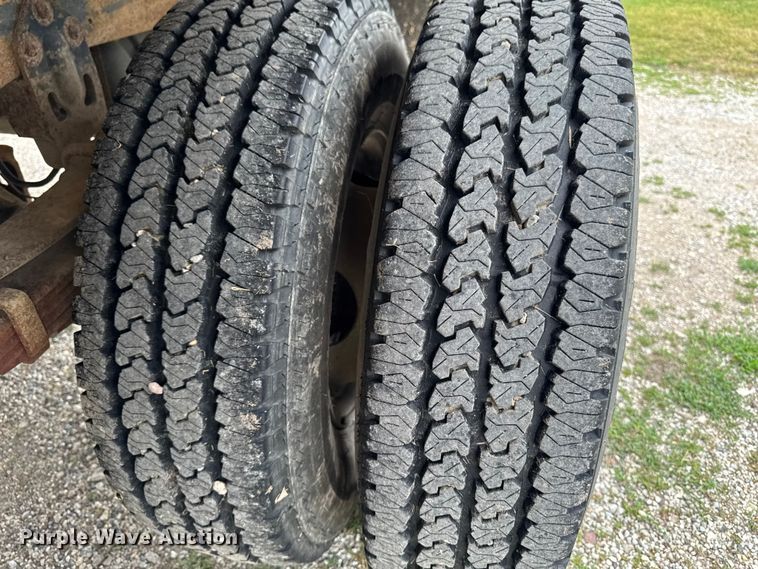 image for item DV2022 1996 Ford F450 Super Duty dump truck