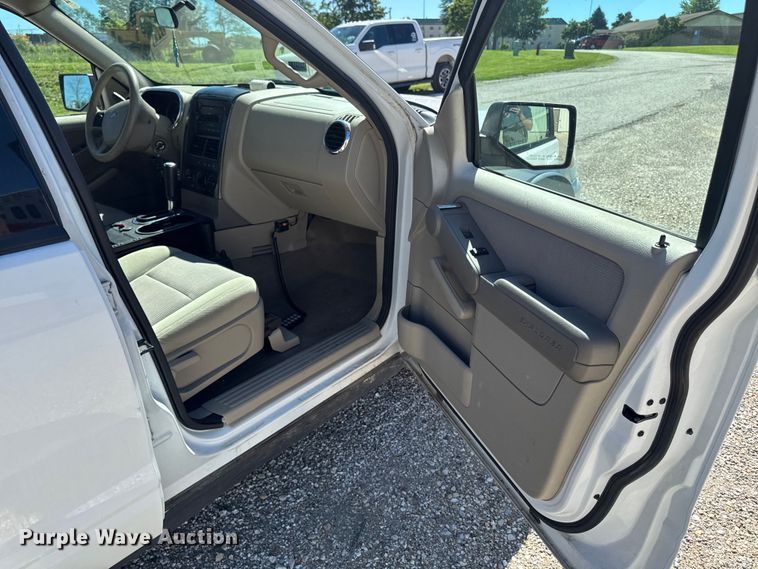 image for item DV2037 2007 Ford Explorer SUV
