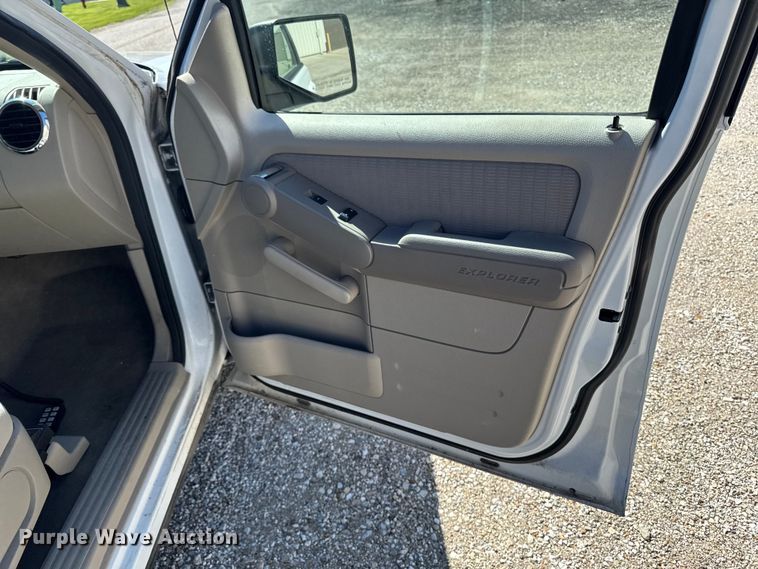 image for item DV2037 2007 Ford Explorer SUV