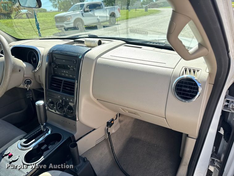 image for item DV2037 2007 Ford Explorer SUV