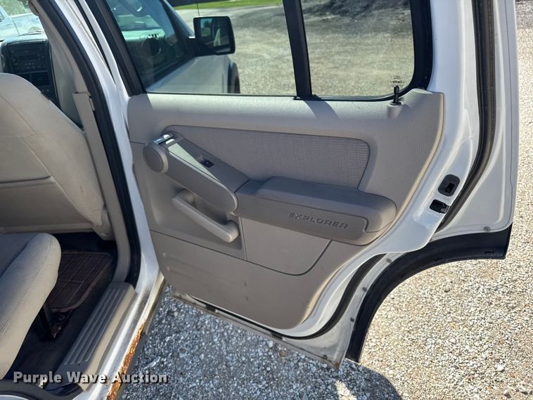 image for item DV2037 2007 Ford Explorer SUV