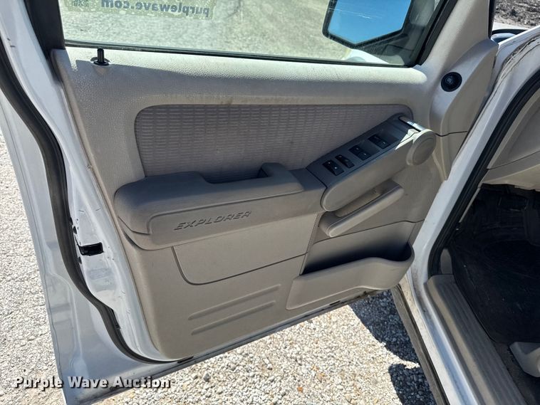 image for item DV2037 2007 Ford Explorer SUV