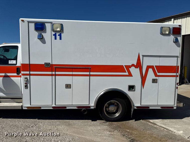 image for item DV2038 2008 GMC C4500 ambulance