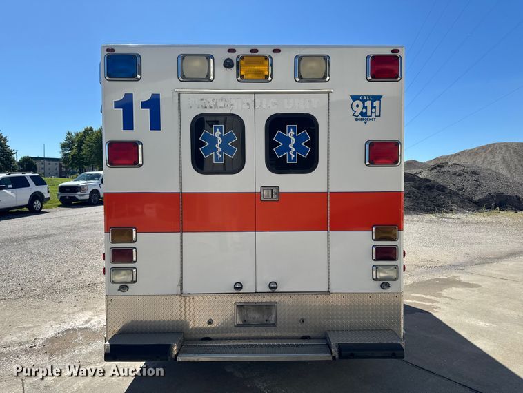 image for item DV2038 2008 GMC C4500 ambulance