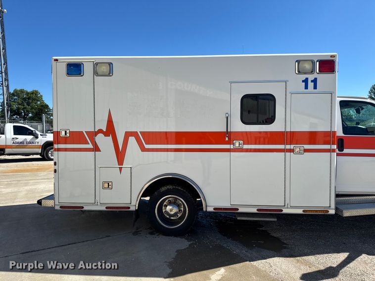 image for item DV2038 2008 GMC C4500 ambulance