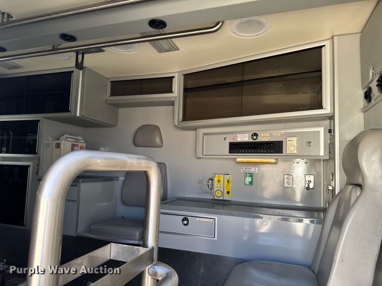 image for item DV2038 2008 GMC C4500 ambulance