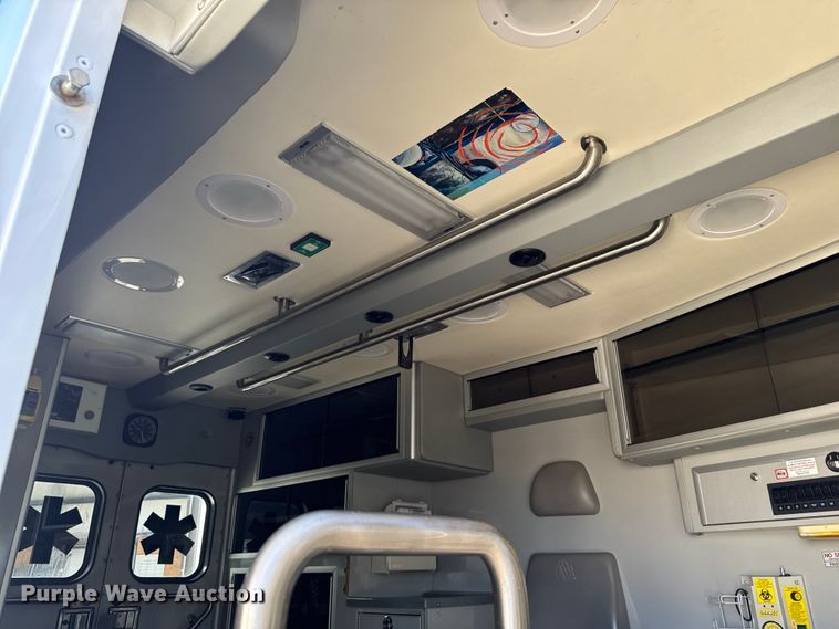 image for item DV2038 2008 GMC C4500 ambulance