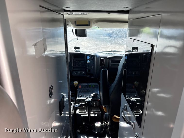 image for item DV2038 2008 GMC C4500 ambulance