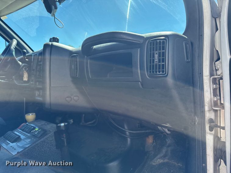 image for item DV2038 2008 GMC C4500 ambulance
