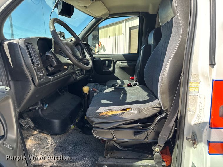 image for item DV2038 2008 GMC C4500 ambulance