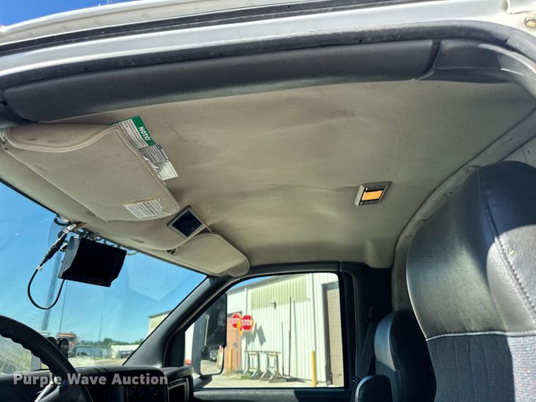 image for item DV2038 2008 GMC C4500 ambulance