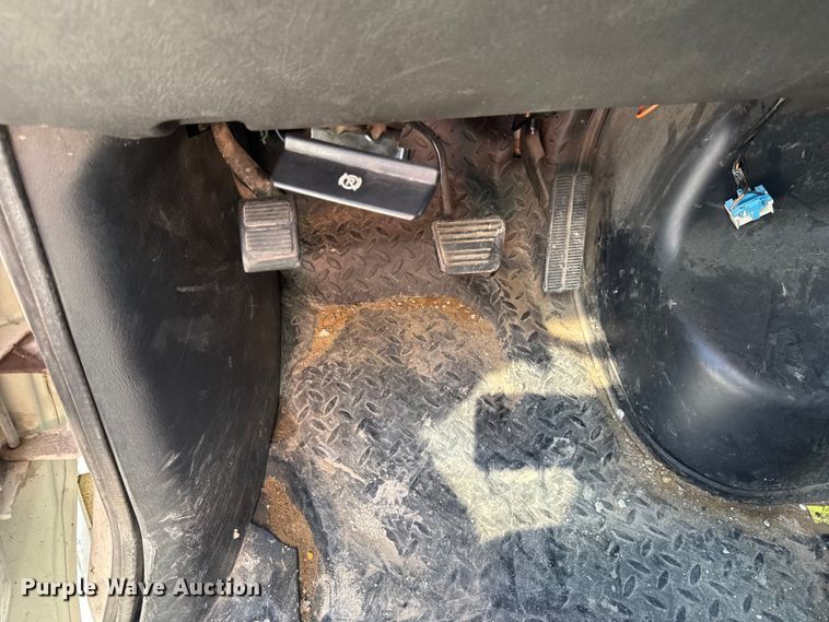 image for item DV2038 2008 GMC C4500 ambulance
