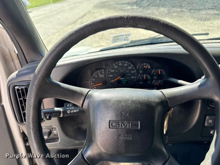 image for item DV2038 2008 GMC C4500 ambulance