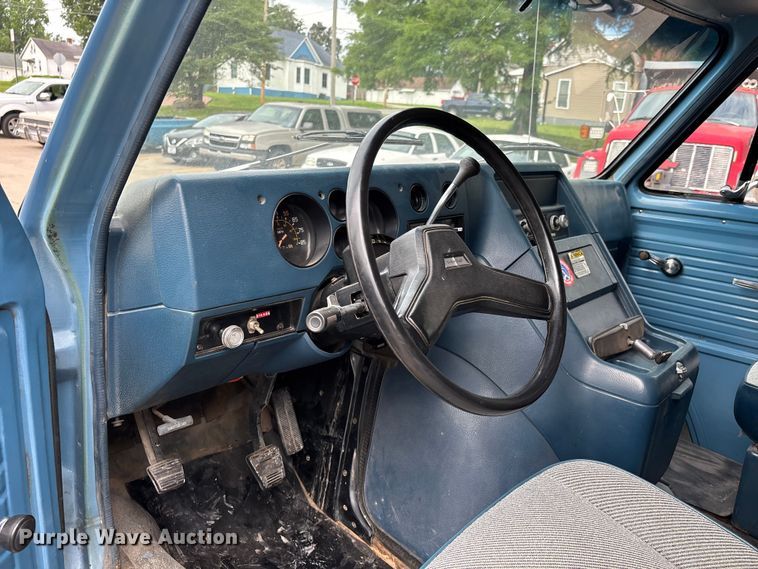 image for item DV4414 1983 Chevrolet G10 sewer camera van