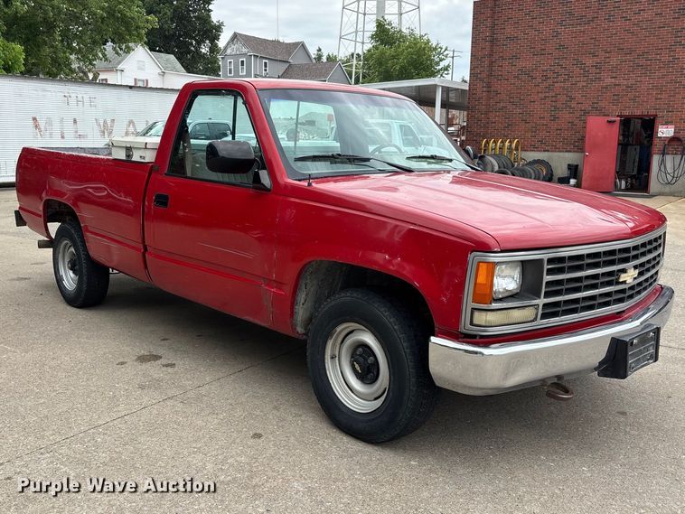image for item DV4415 1990 Chevrolet C1500 pickup truck