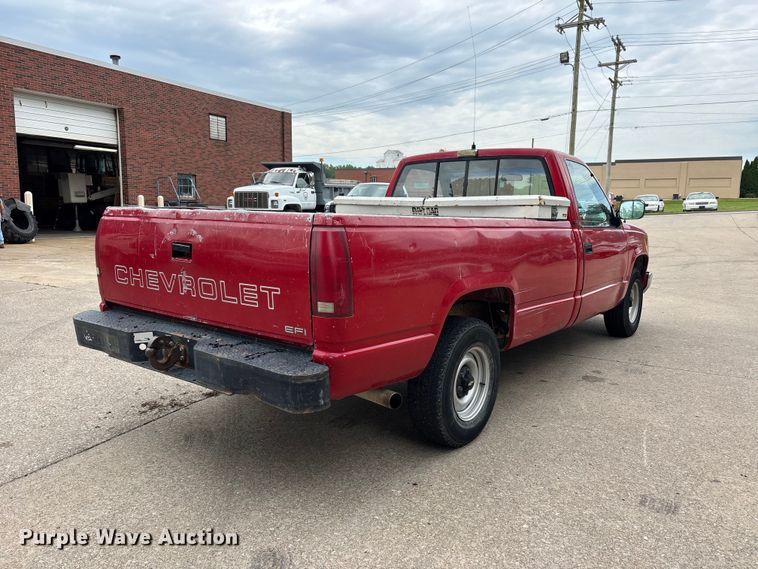 image for item DV4415 1990 Chevrolet C1500 pickup truck