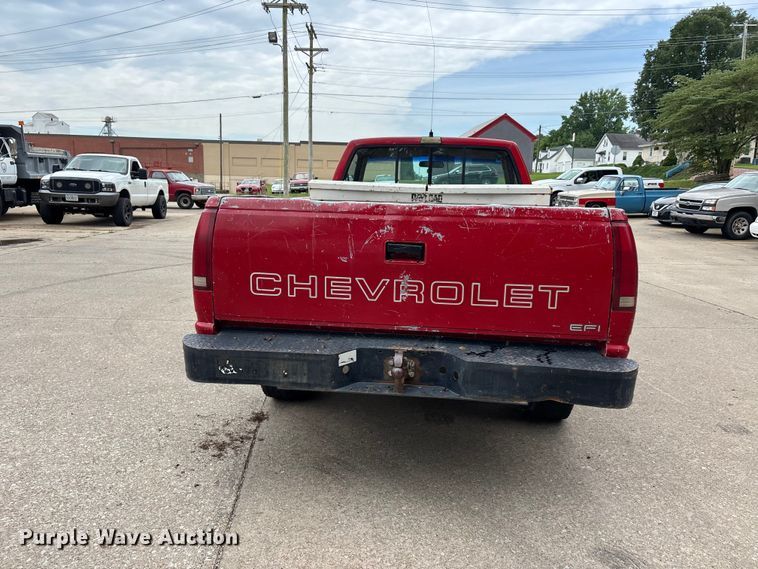 image for item DV4415 1990 Chevrolet C1500 pickup truck