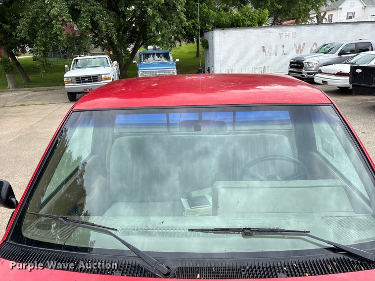 image for item DV4415 1990 Chevrolet C1500 pickup truck
