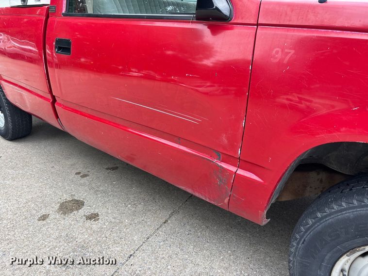 image for item DV4415 1990 Chevrolet C1500 pickup truck