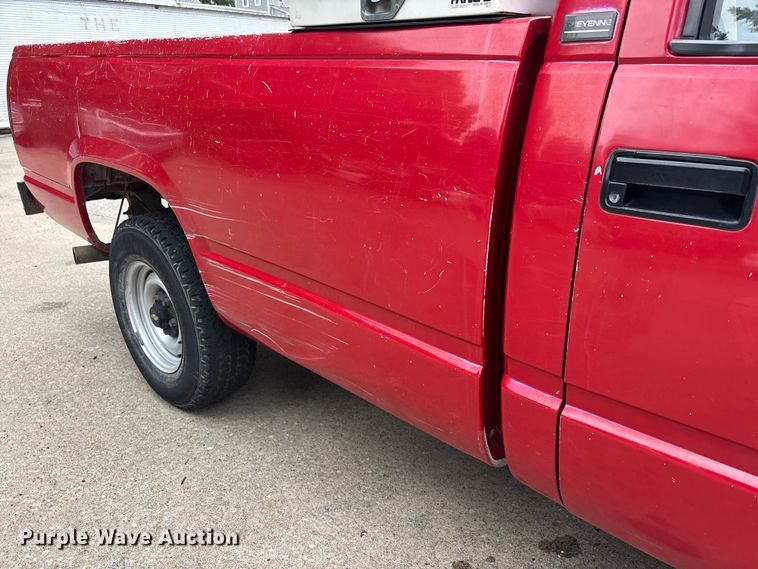 image for item DV4415 1990 Chevrolet C1500 pickup truck
