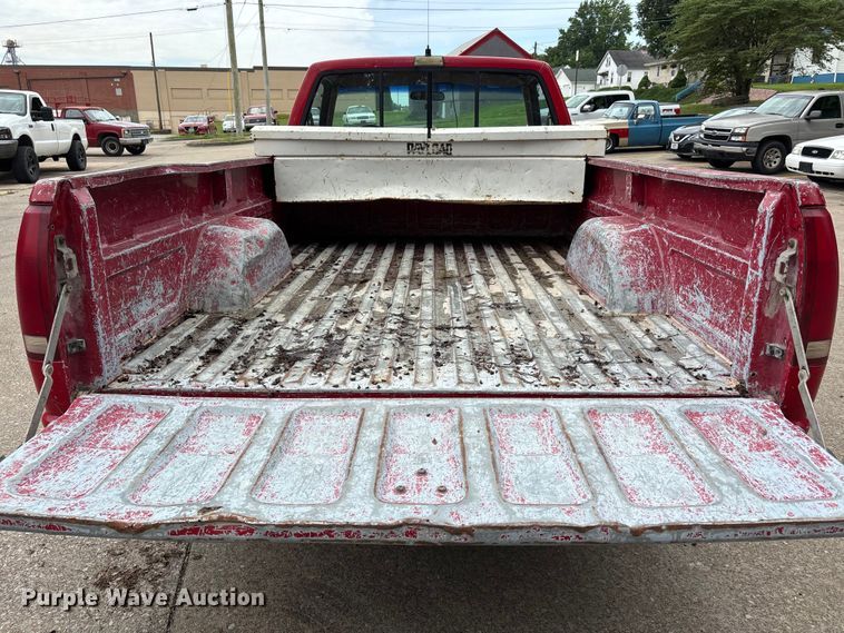 image for item DV4415 1990 Chevrolet C1500 pickup truck