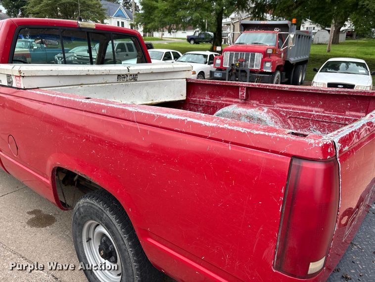 image for item DV4415 1990 Chevrolet C1500 pickup truck