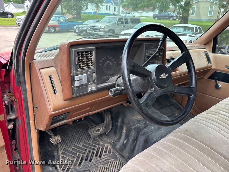 image for item DV4415 1990 Chevrolet C1500 pickup truck