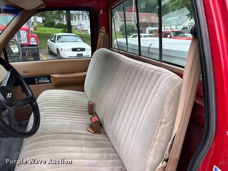 image for item DV4415 1990 Chevrolet C1500 pickup truck