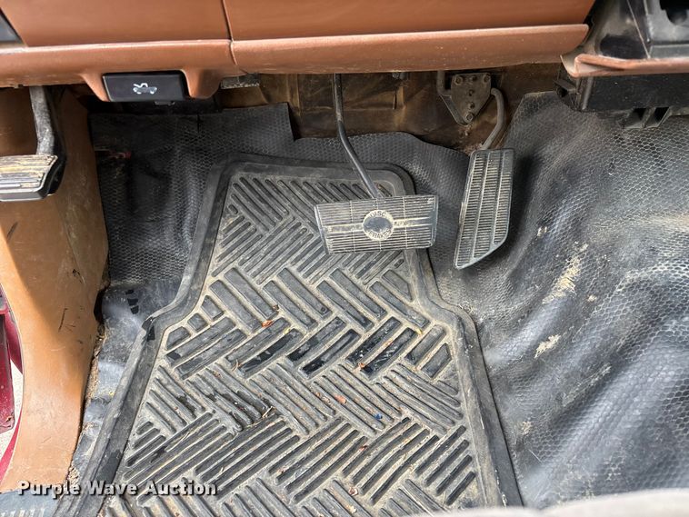 image for item DV4415 1990 Chevrolet C1500 pickup truck