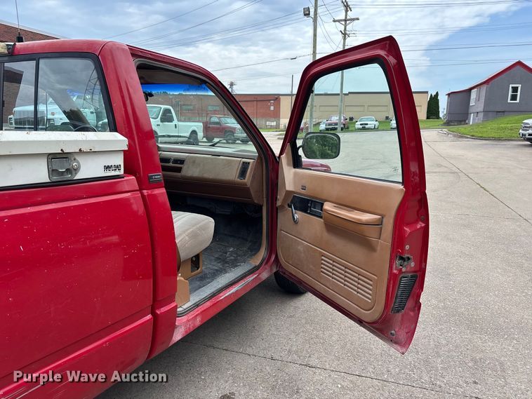 image for item DV4415 1990 Chevrolet C1500 pickup truck