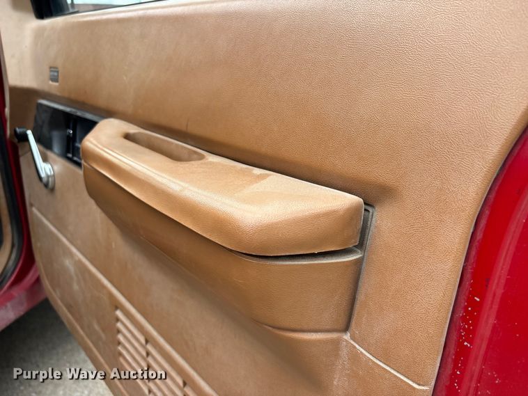 image for item DV4415 1990 Chevrolet C1500 pickup truck