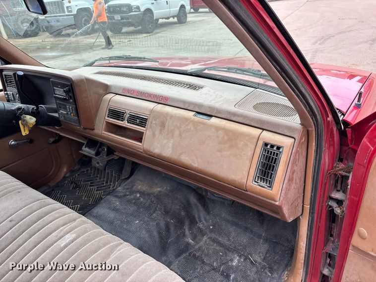 image for item DV4415 1990 Chevrolet C1500 pickup truck