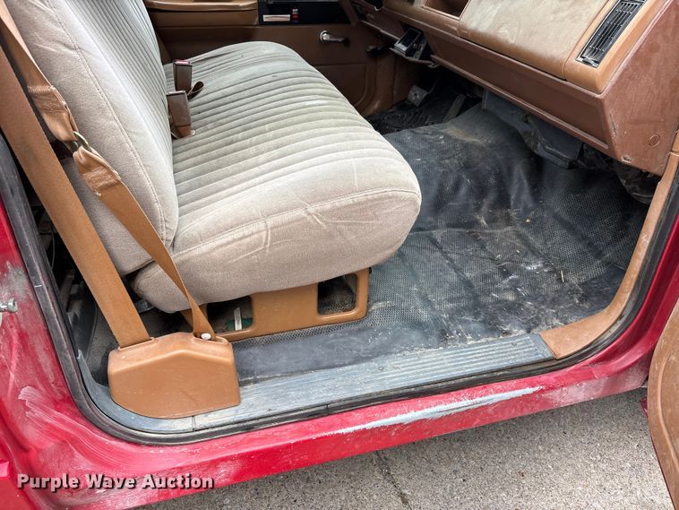 image for item DV4415 1990 Chevrolet C1500 pickup truck