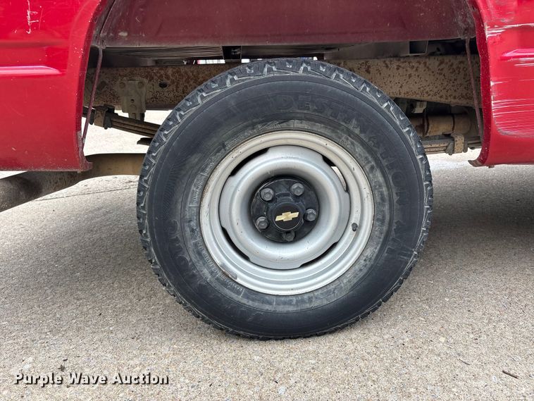 image for item DV4415 1990 Chevrolet C1500 pickup truck