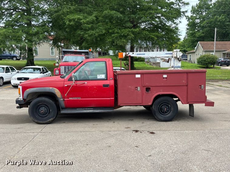 image for item DV4416 1995 GMC K2500 utility bed pickup truck