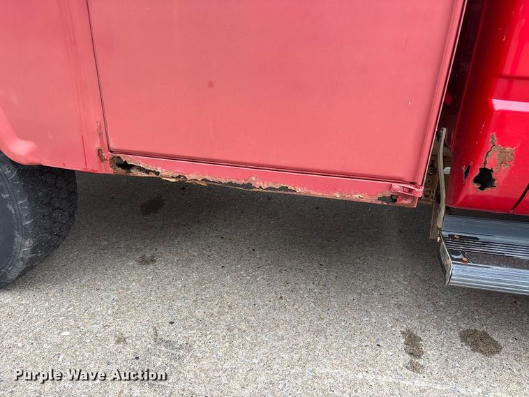 image for item DV4416 1995 GMC K2500 utility bed pickup truck