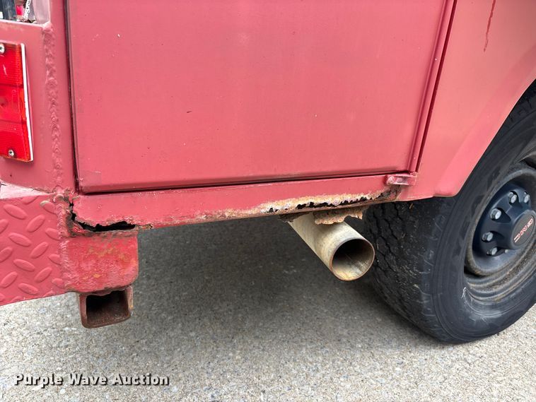 image for item DV4416 1995 GMC K2500 utility bed pickup truck