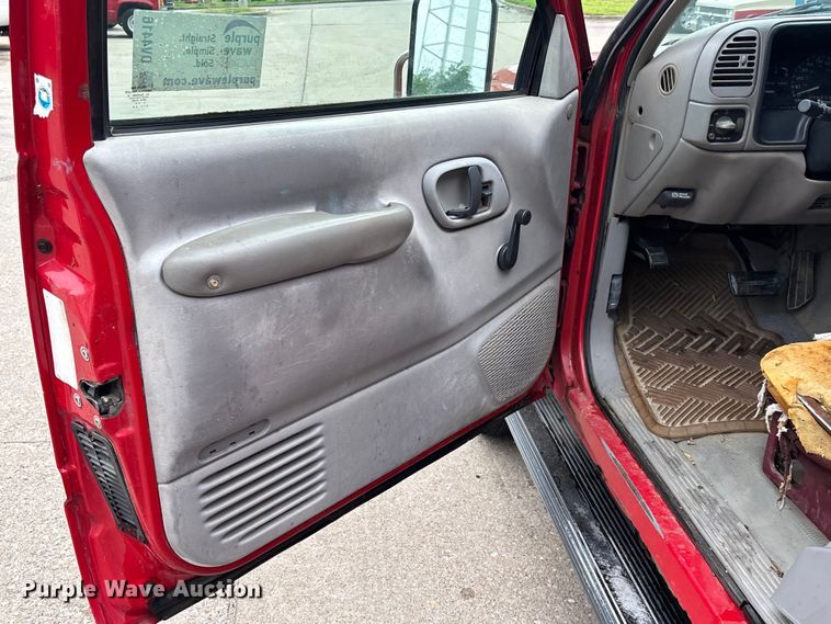 image for item DV4416 1995 GMC K2500 utility bed pickup truck
