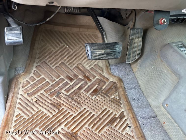 image for item DV4416 1995 GMC K2500 utility bed pickup truck