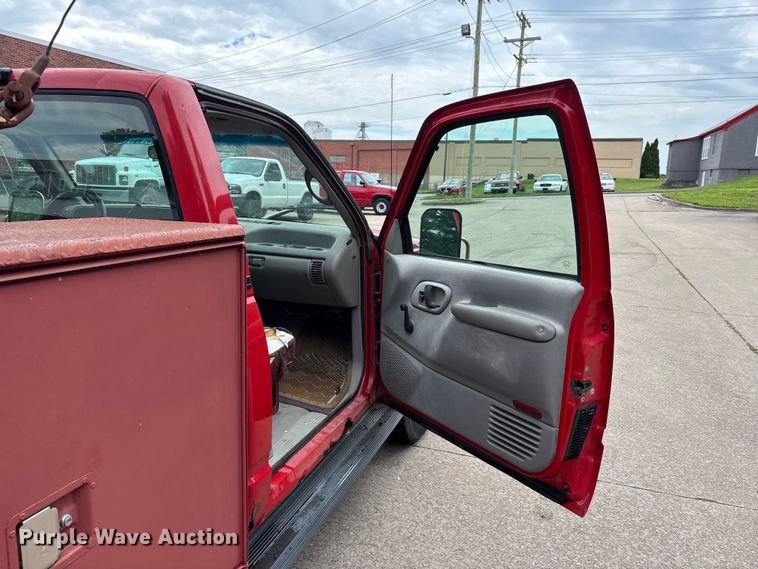 image for item DV4416 1995 GMC K2500 utility bed pickup truck