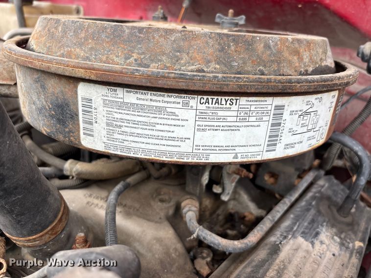 image for item DV4416 1995 GMC K2500 utility bed pickup truck