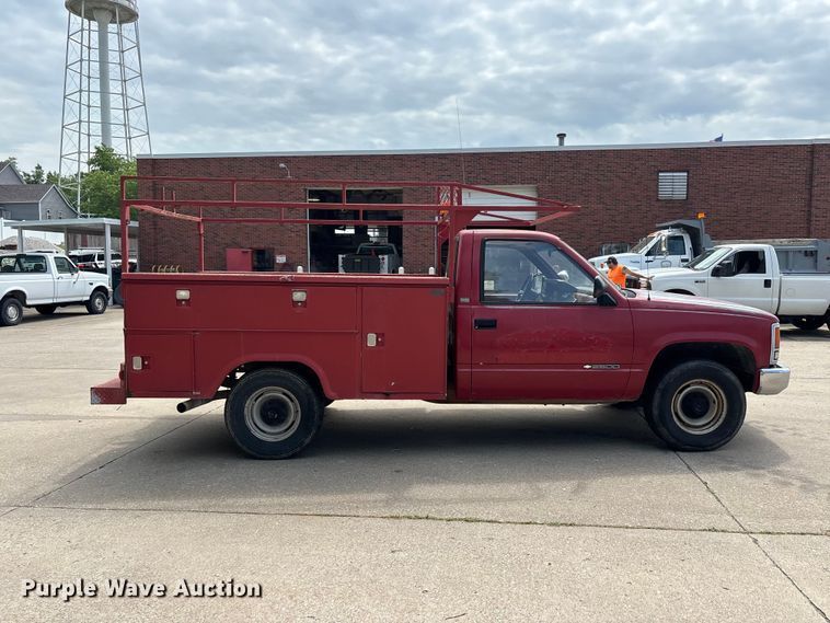 image for item DV4417 1989 Chevrolet C2500 utility bed pickup truck